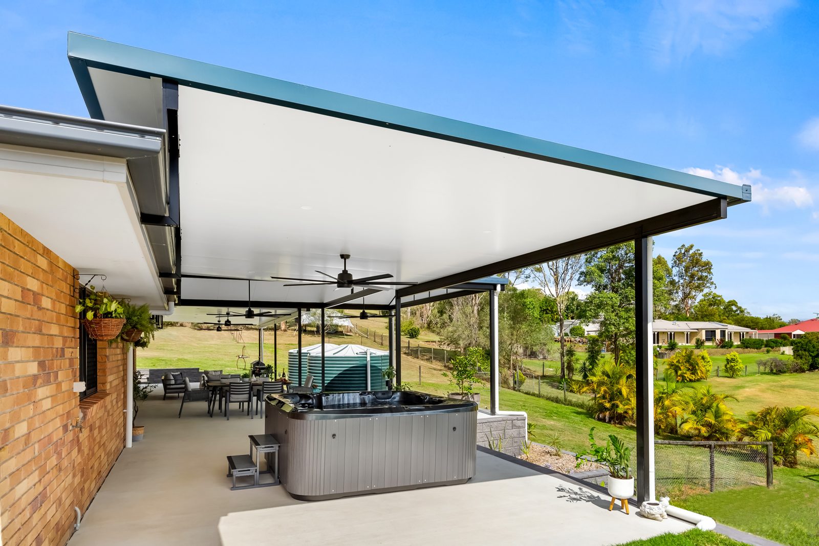 Markise für Terrassenüberdachug: Die perfekte Lösung für Schatten und Komfort