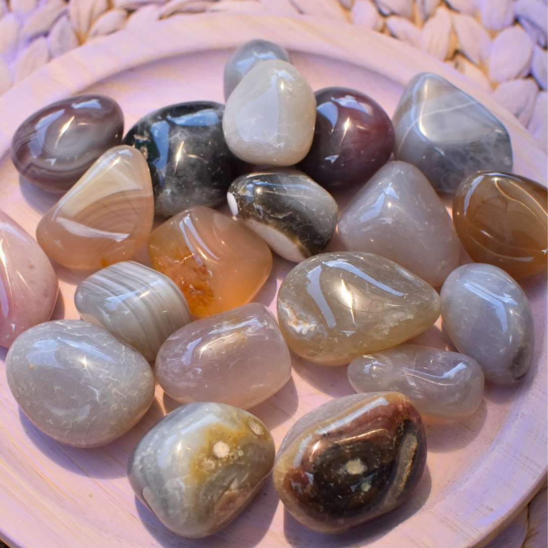 CrystalScents zeigt schützende Designs mit achat