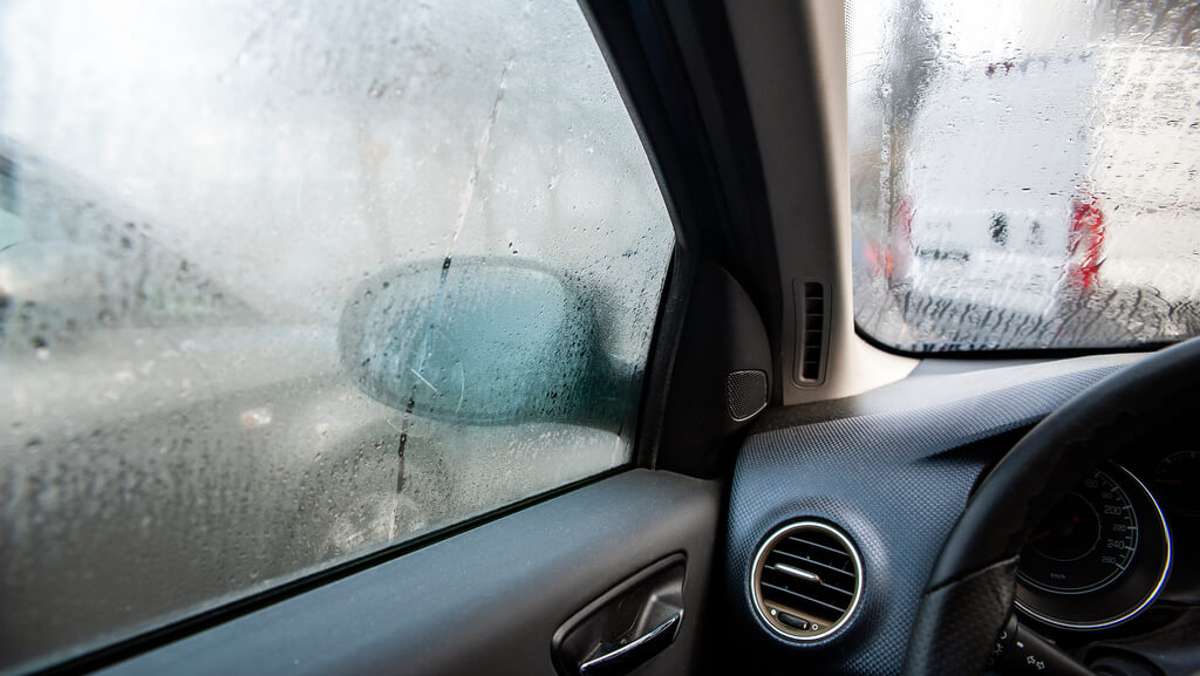 Auto entfeuchten: Effektive Methoden gegen Feuchtigkeit im Fahrzeug